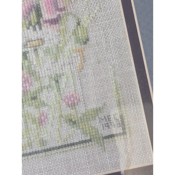 VTG 1998 Completed Needlepoint Custom Framed Bird Flowers Embroidery 18x18 - Picture 4 of 14
